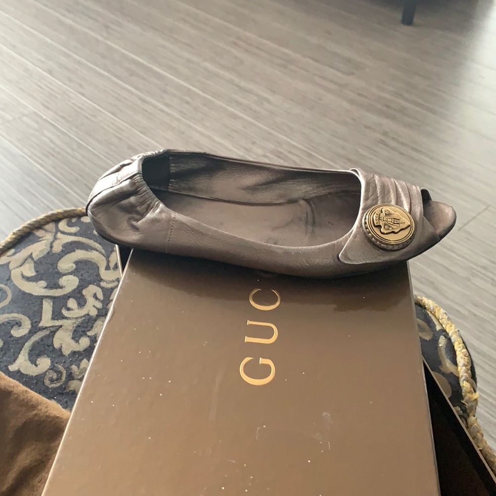 Gucci flats with open toes
